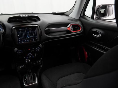 Certified 2023 Jeep Renegade Trailhawk AWD/4WD image 28
