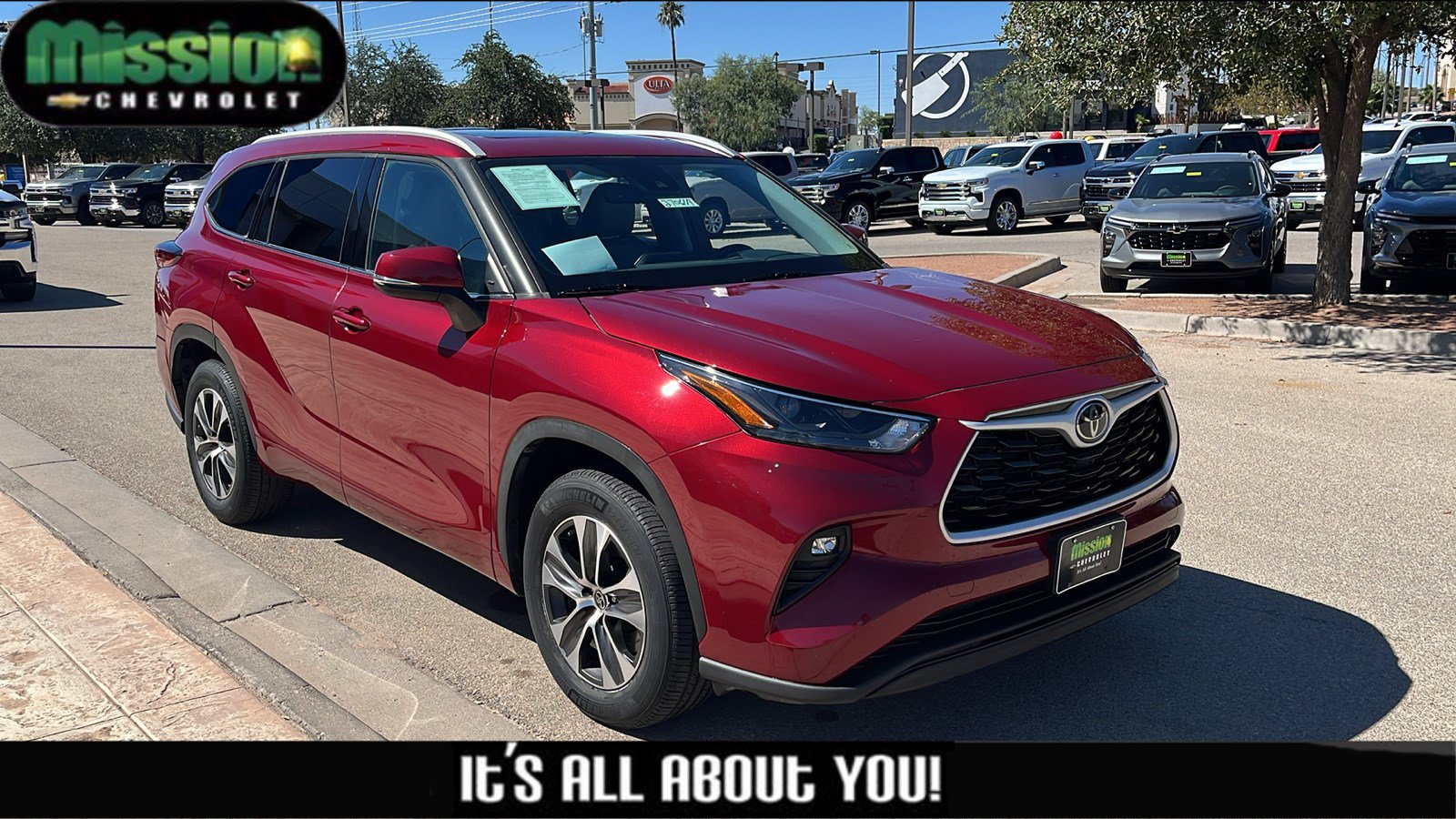 Used 2022 Toyota Highlander XLE FWD image 1