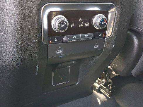 Used 2022 GMC Yukon SLT w/ SLT Luxury Package image 14