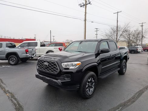 Used 2022 Toyota Tacoma SR image 5