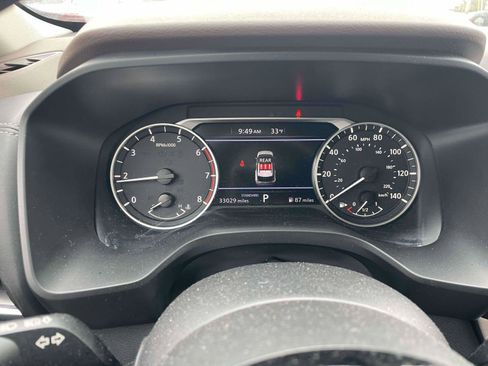 Used 2023 Nissan Rogue SV image 9