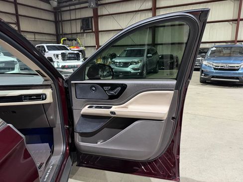 Used 2020 Lincoln Aviator Reserve w/ Equipment Group 201A AWD/4WD image 24
