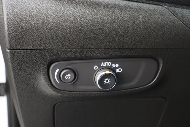 Used 2025 Buick Encore GX Sport Touring w/ Advanced Technology Package FWD image 18