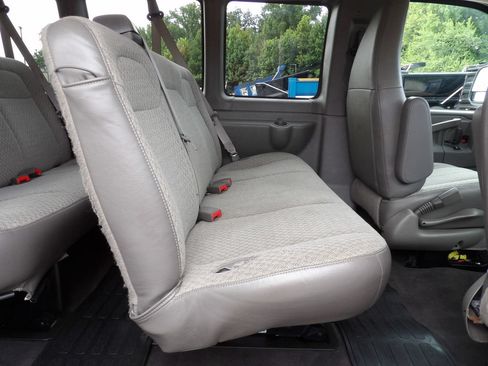 Used 2025 Chevrolet Express 3500 LS RWD image 29