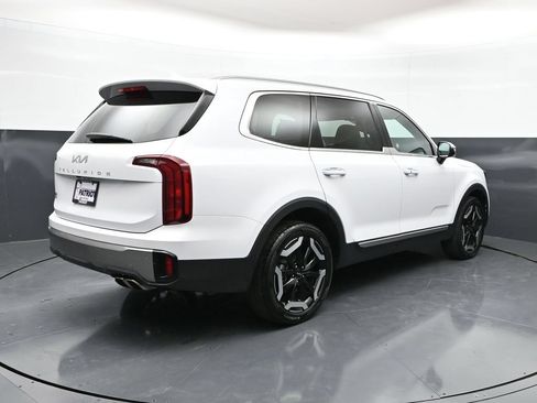 Used 2025 Kia Telluride S FWD image 33