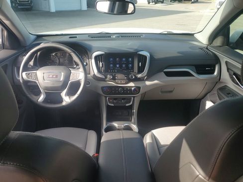 Used 2024 GMC Terrain SLT AWD/4WD image 14