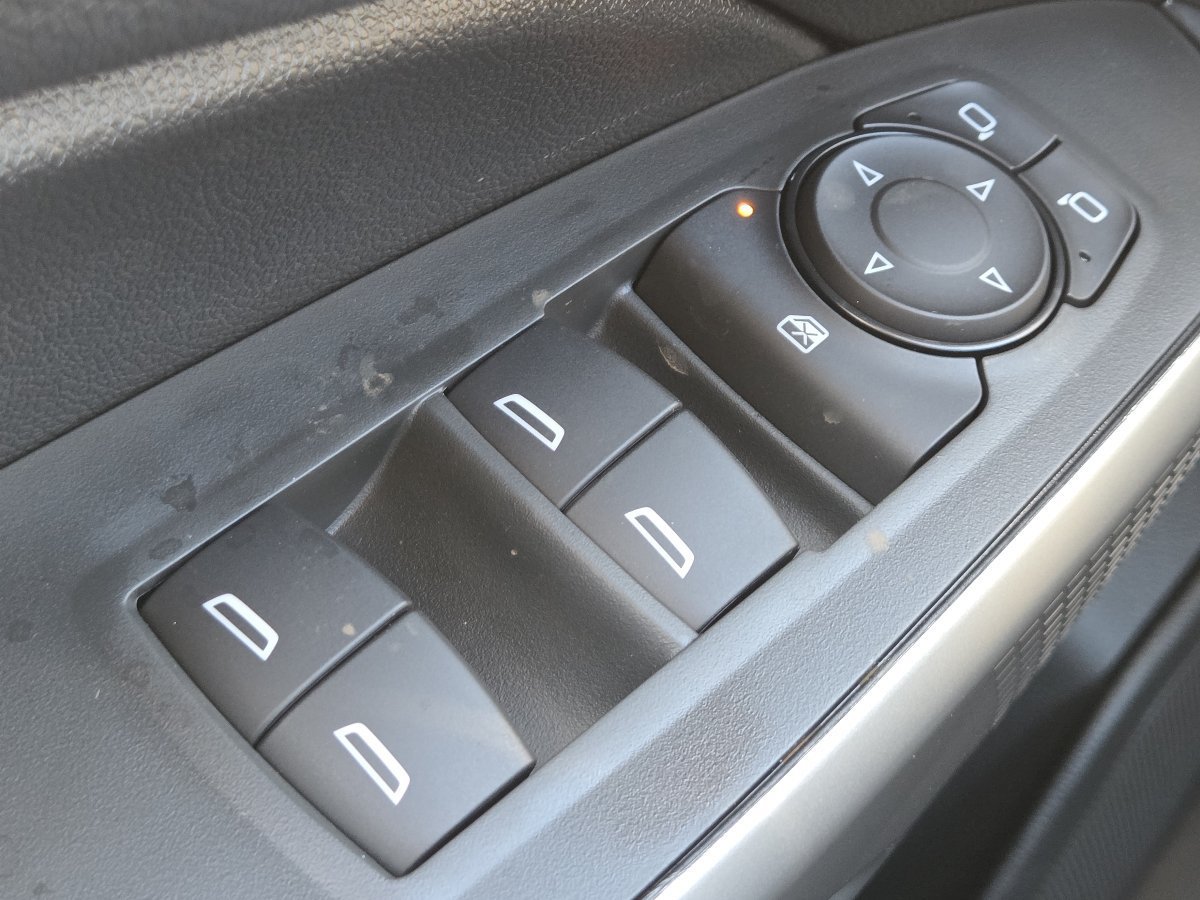 New 2026 Chevrolet Trax LS w/ LS Convenience Package FWD image 33