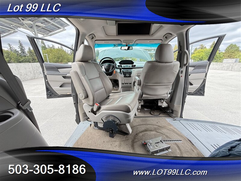 Used 2011 Honda Odyssey Touring image 3