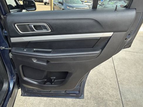 Used 2016 Ford Explorer XLT w/ Equipment Group 202A AWD/4WD image 16