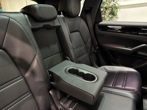 Used 2019 Porsche Cayenne image 49