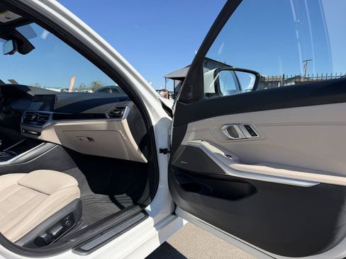 Used 2019 BMW 330i xDrive Sedan AWD/4WD image 17