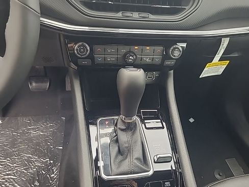 New 2025 Jeep Compass Limited w/ Sun & Sound Group image 27