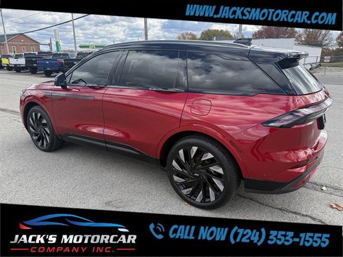 Used 2024 Lincoln Nautilus Reserve w/ Equipment Group 202A image 8