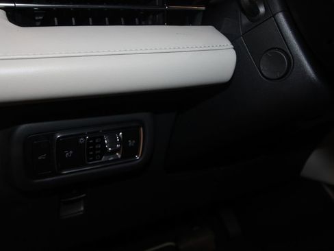 Used 2025 Lincoln Nautilus Premier w/ Equipment Group 102A AWD/4WD image 11
