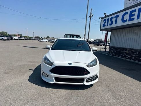 Used 2016 Ford Focus ST FWD image 3