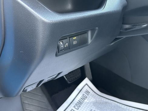 Used 2020 Toyota RAV4 LE image 8