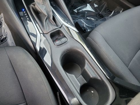 Used 2022 Toyota Corolla LE FWD image 22