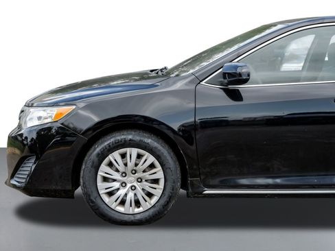 Used 2012 Toyota Camry LE image 10