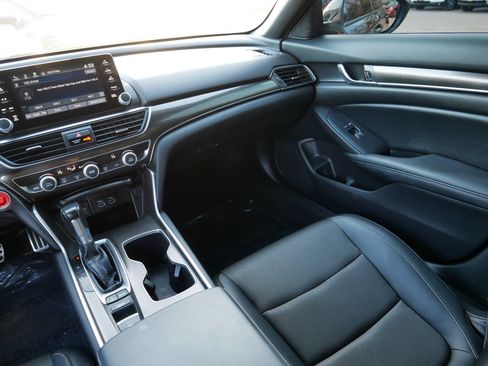 Used 2022 Honda Accord Sport image 11