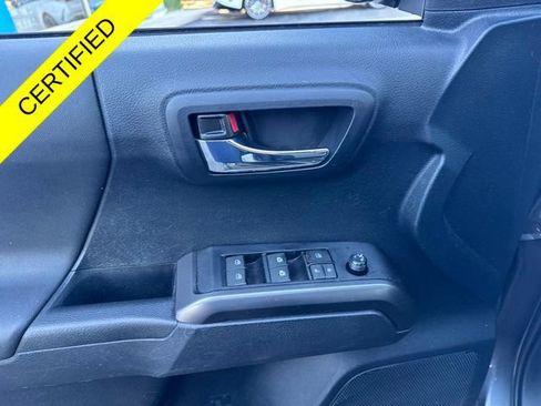 Used 2021 Toyota Tacoma TRD Off-Road AWD/4WD image 9