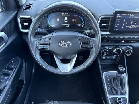 Used 2025 Hyundai Venue SEL FWD image 14