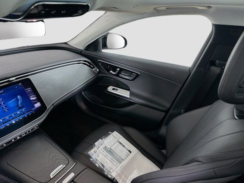 Certified 2026 Mercedes-Benz E 350 4MATIC Sedan image 30