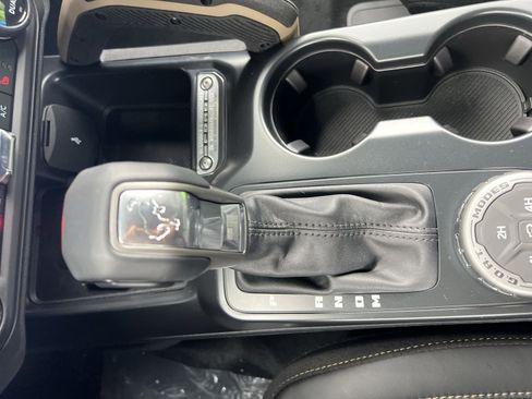 New 2025 Ford Bronco Badlands image 22