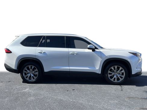 Used 2024 Toyota Grand Highlander Limited image 33
