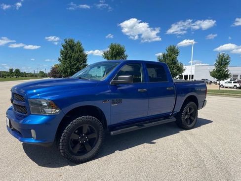 Used 2019 RAM 1500 Express w/ Express Value Package AWD/4WD image 6