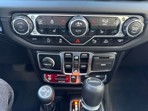 Used 2024 Jeep Gladiator Mojave image 20