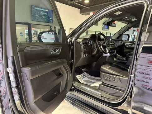 Used 2024 GMC Yukon XL SLT w/ SLT Luxury Package image 29