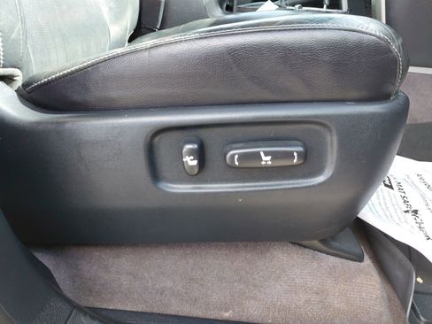 Used 2013 Toyota Land Cruiser AWD/4WD image 30