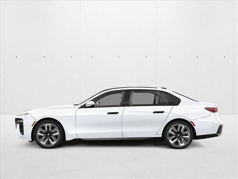 Used 2026 BMW 740i RWD image 3