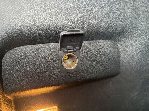 Used 2018 Ford Explorer XLT w/ Equipment Group 202A image 12