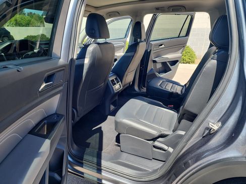 Used 2022 Volkswagen Atlas SEL Premium image 17