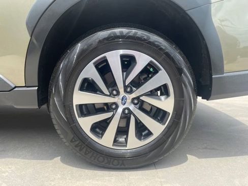 Used 2024 Subaru Outback Premium AWD/4WD image 9