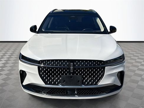 Used 2024 Lincoln Nautilus Reserve image 2