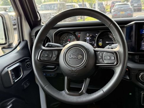 Used 2024 Jeep Wrangler Unlimited Rubicon 4xe AWD/4WD image 19