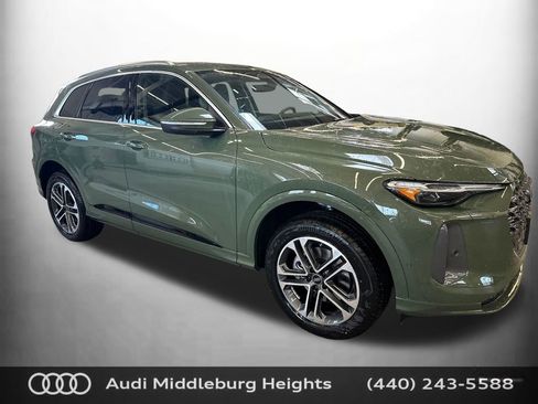 Certified 2025 Audi Q5 Premium Plus w/ Premium Plus AWD/4WD image 1