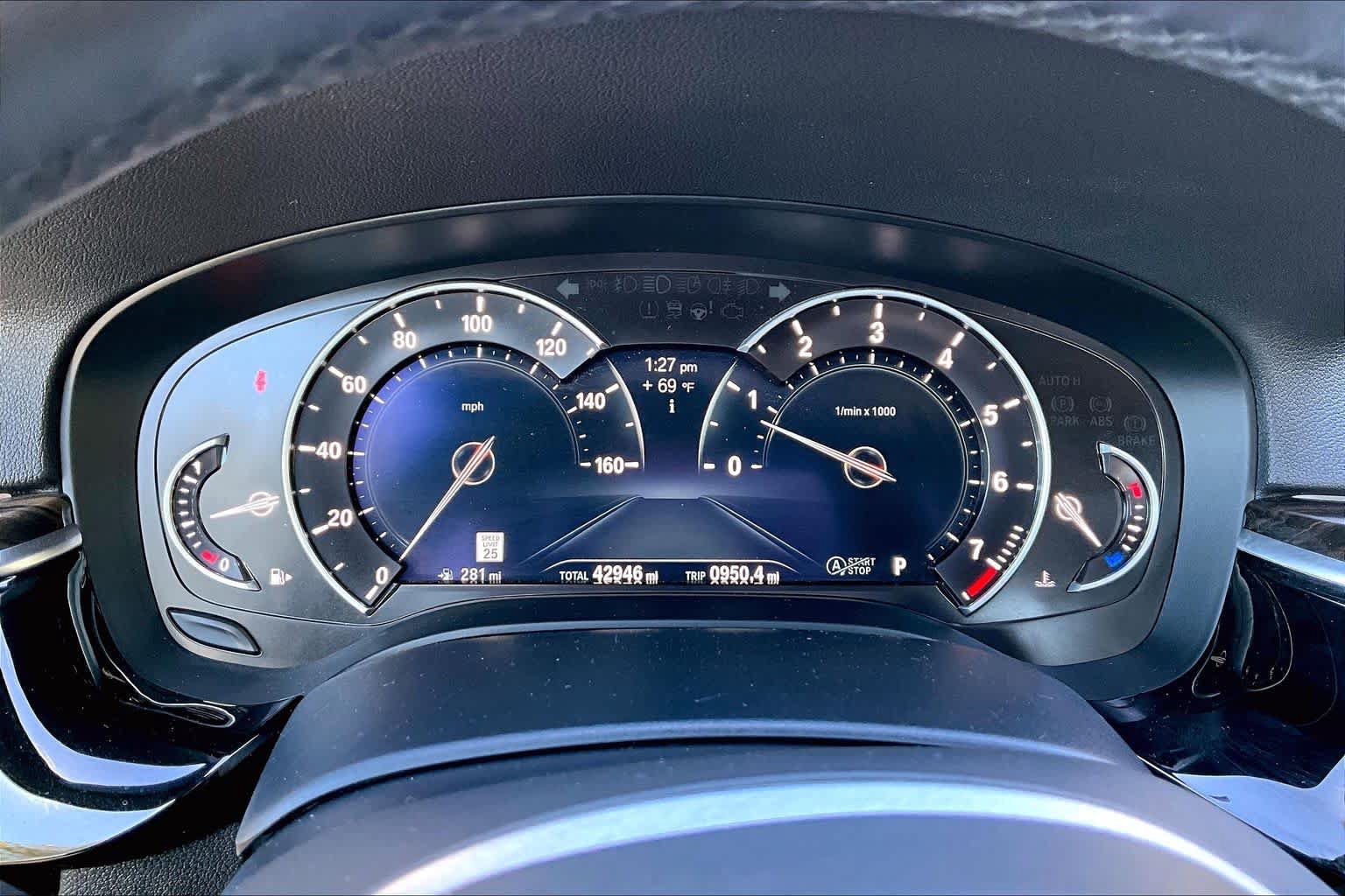Used 2019 BMW 540i w/ M Sport Package RWD image 27