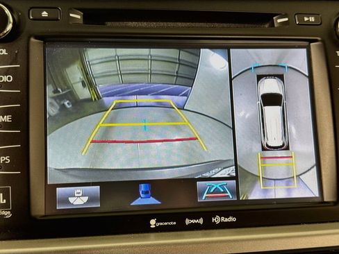 Used 2019 Toyota Highlander Limited Platinum AWD/4WD image 41
