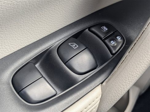 Used 2019 Nissan Rogue Sport SL w/ Premium Package image 25