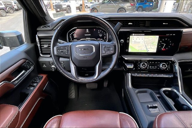 Used 2024 GMC Sierra 3500 Denali Ultimate AWD/4WD image 4