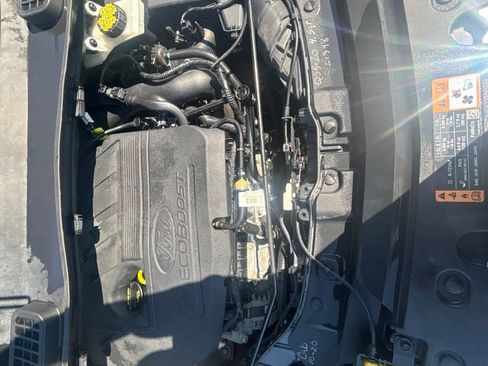 Used 2017 Ford Escape SE w/ SE Cold Weather Package AWD/4WD image 10