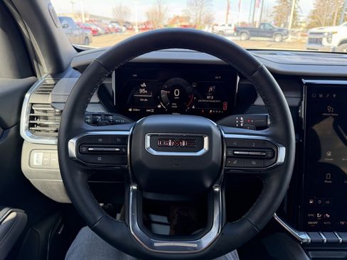 Used 2026 GMC Acadia Elevation image 24