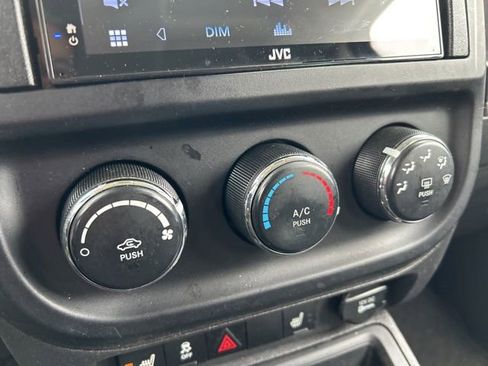 Used 2012 Jeep Patriot Latitude image 22