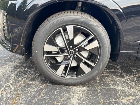 New 2026 Volvo XC60 B5 Plus w/ Climate Package image 10