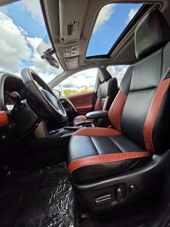 Used 2013 Toyota RAV4 Limited AWD/4WD image 9