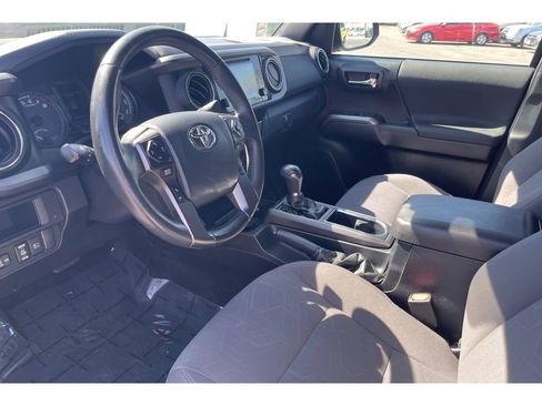 Used 2019 Toyota Tacoma TRD Off-Road w/ Technology Package RWD image 10