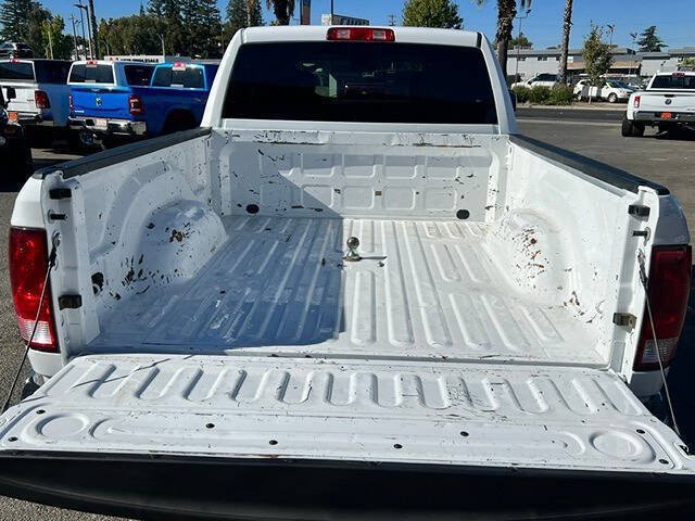Used 2018 RAM 2500 Tradesman w/ Chrome Appearance Group AWD/4WD image 10